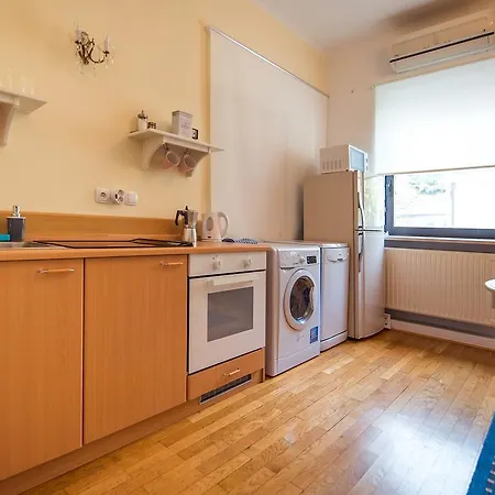 Sweet Apartment *